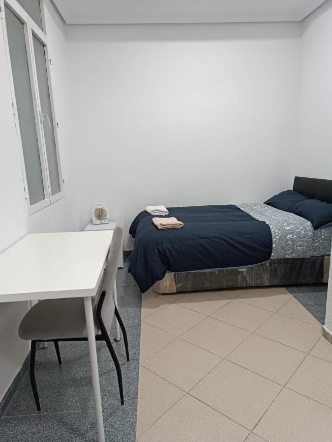 Parsa Booking Madri Exterior foto