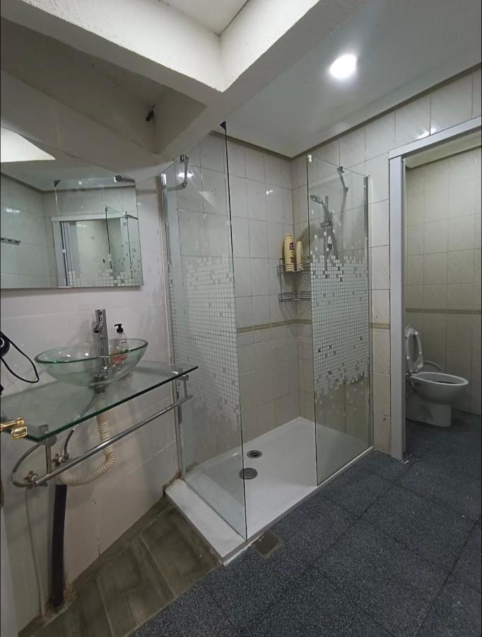 Parsa Booking Madri Exterior foto